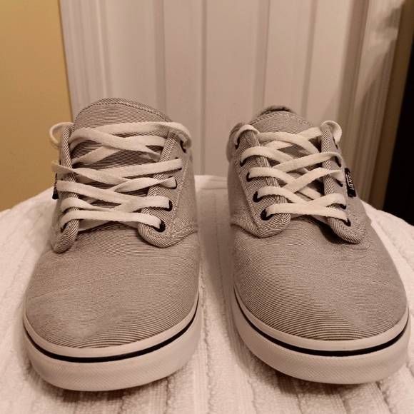 Women's Vans Black and White (Size 9) - Picture 16 of 16